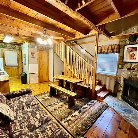 Oktoberfest Themed Cabin In Woods Stream #14 헬렌 외부 사진