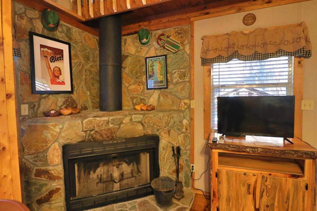Oktoberfest Themed Cabin In Woods Stream #14 헬렌 외부 사진