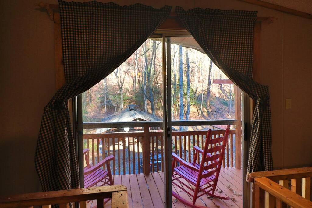 Oktoberfest Themed Cabin In Woods Stream #14 헬렌 외부 사진